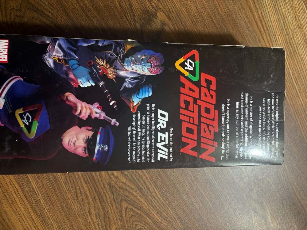 Round 2 Marvel Captain Action 12-inch Deluxe Action Figure - Picture 3 of 4